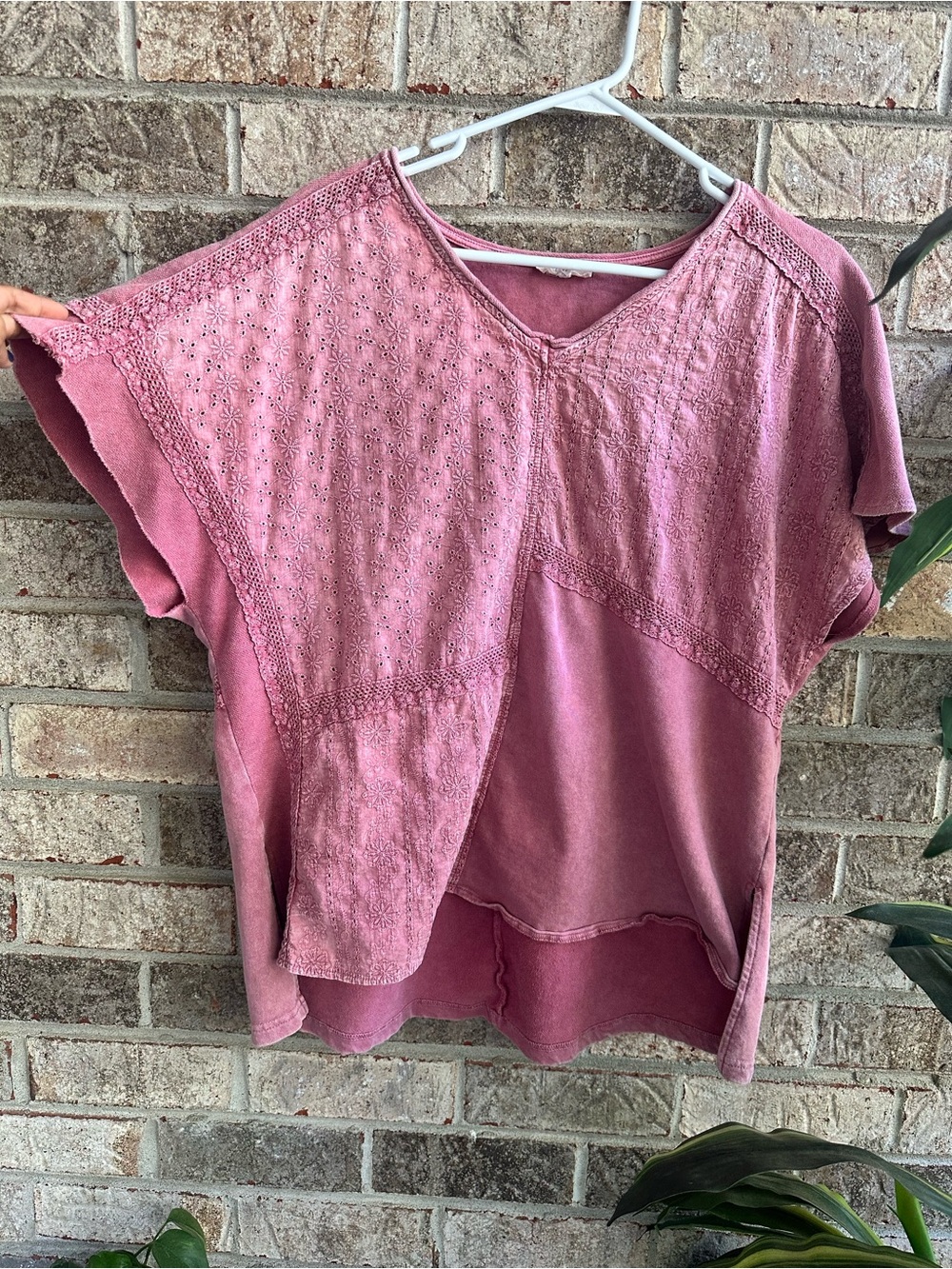 Oversized Relaxed Cotton Blend V-Neck Top in Dusty Rose Free People Vibes